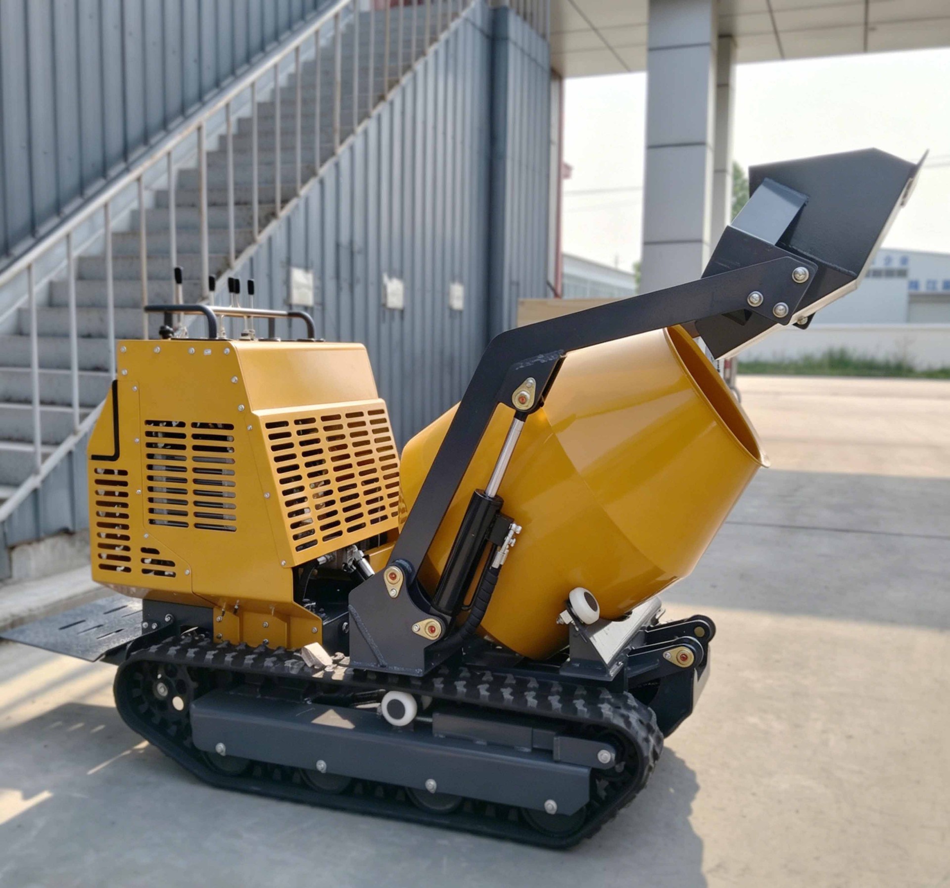 Xinghang XHT750 Mixing Tank Dumper– The Ideal Fertilizer 